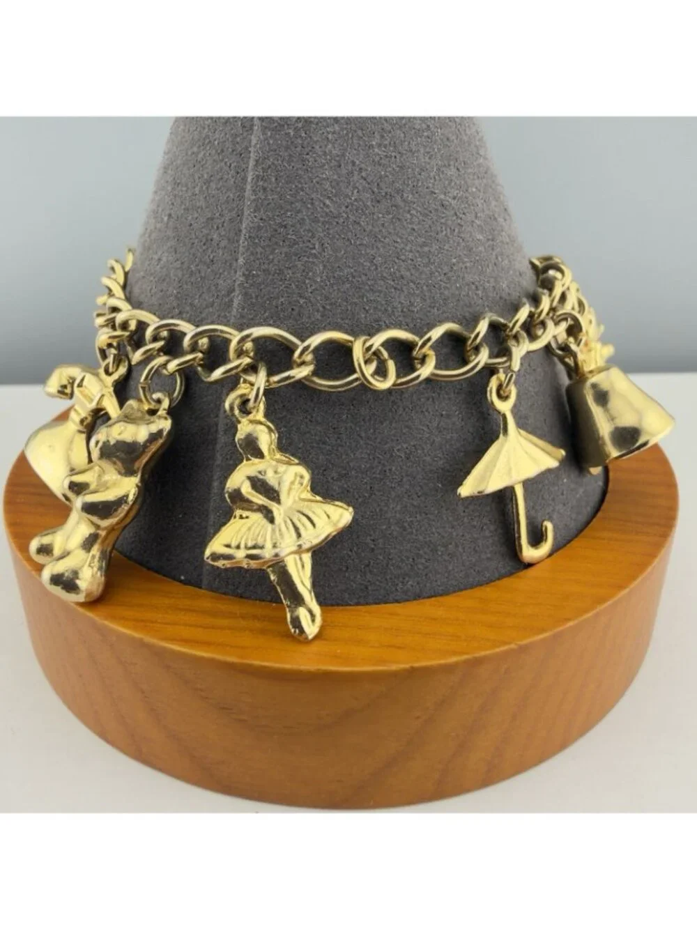 Unbranded vintage gold